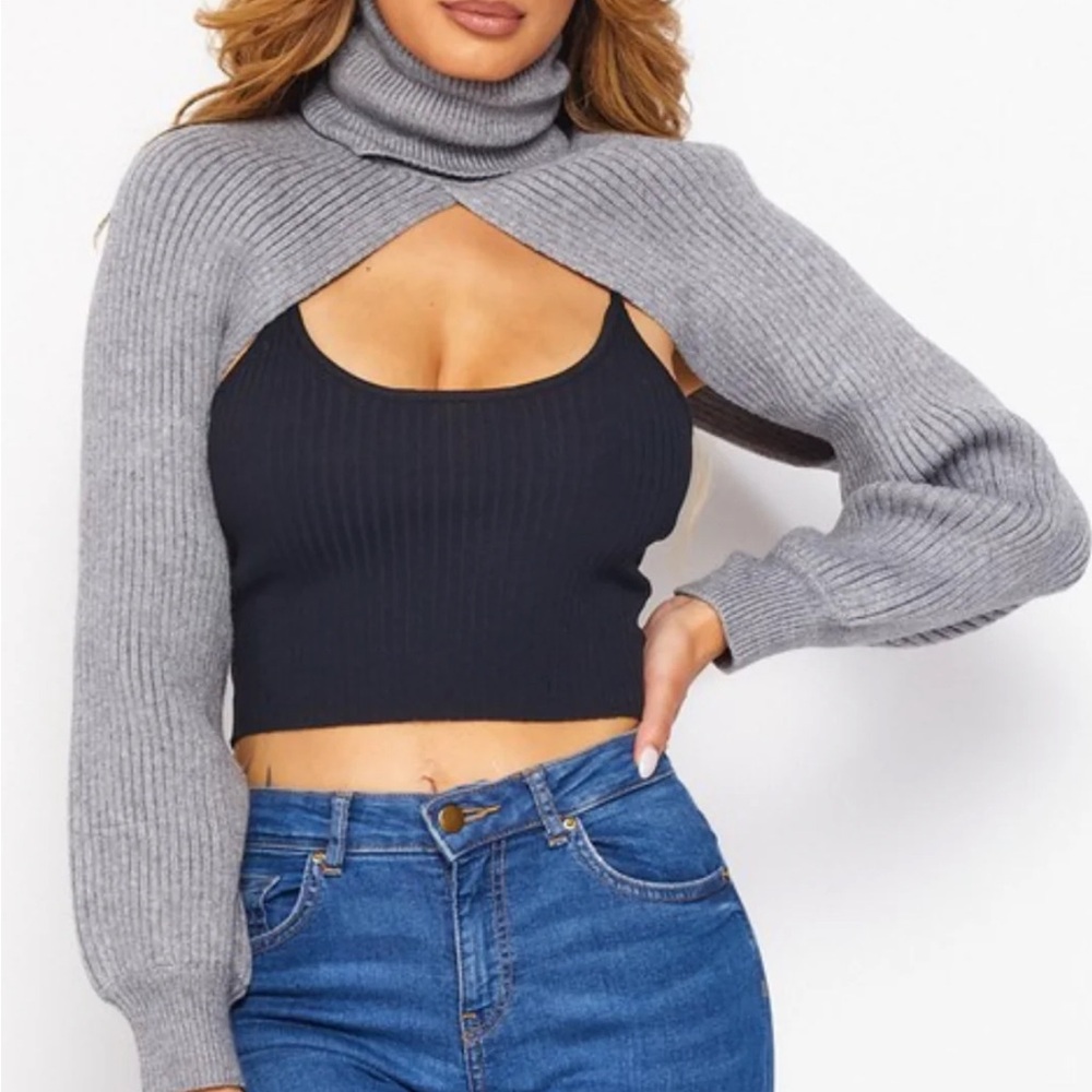 Turtleneck
Sweater‎ Topper